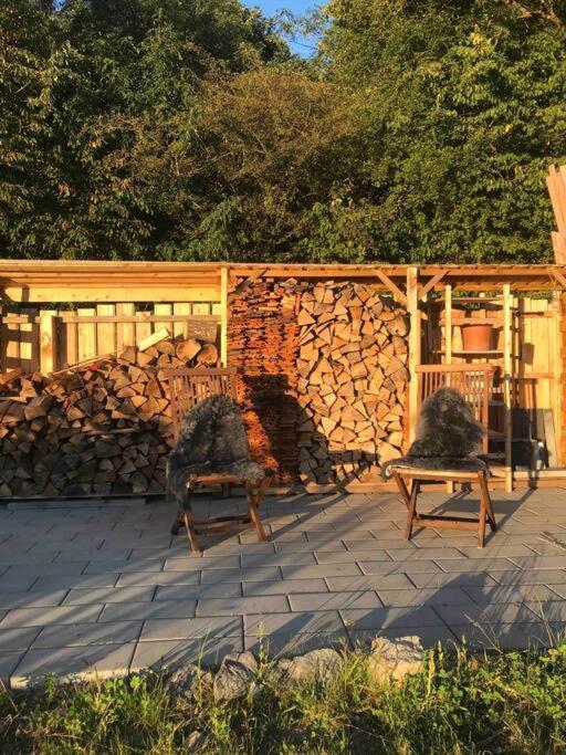 Eifelhausaufzeit-Vulkaneifel-Architekten-Chalet Mit Sauna Im Vulkankrater Immerath Екстериор снимка