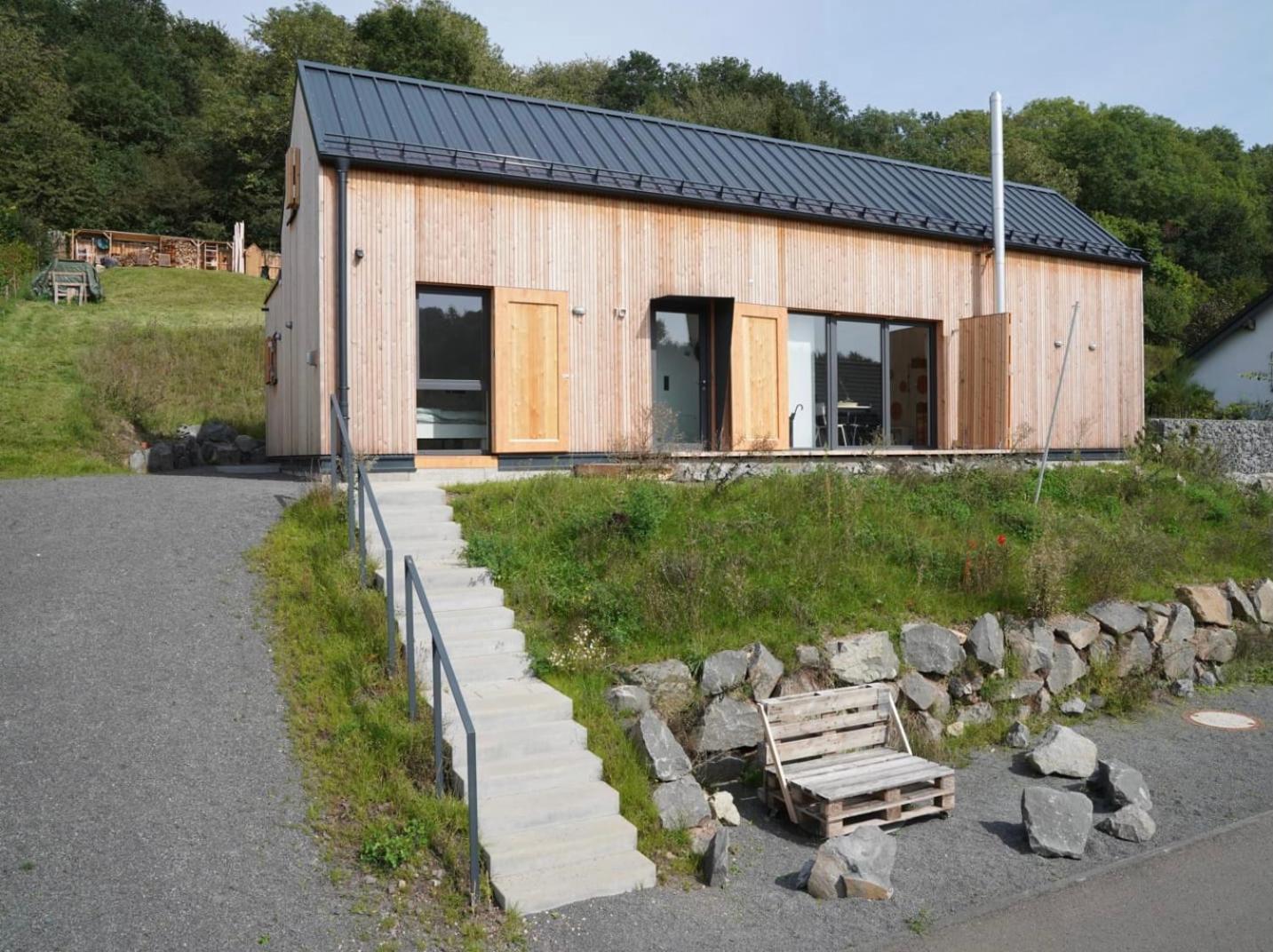 Eifelhausaufzeit-Vulkaneifel-Architekten-Chalet Mit Sauna Im Vulkankrater Immerath Екстериор снимка